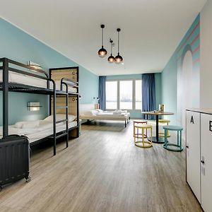 Dormitory Room Mixed